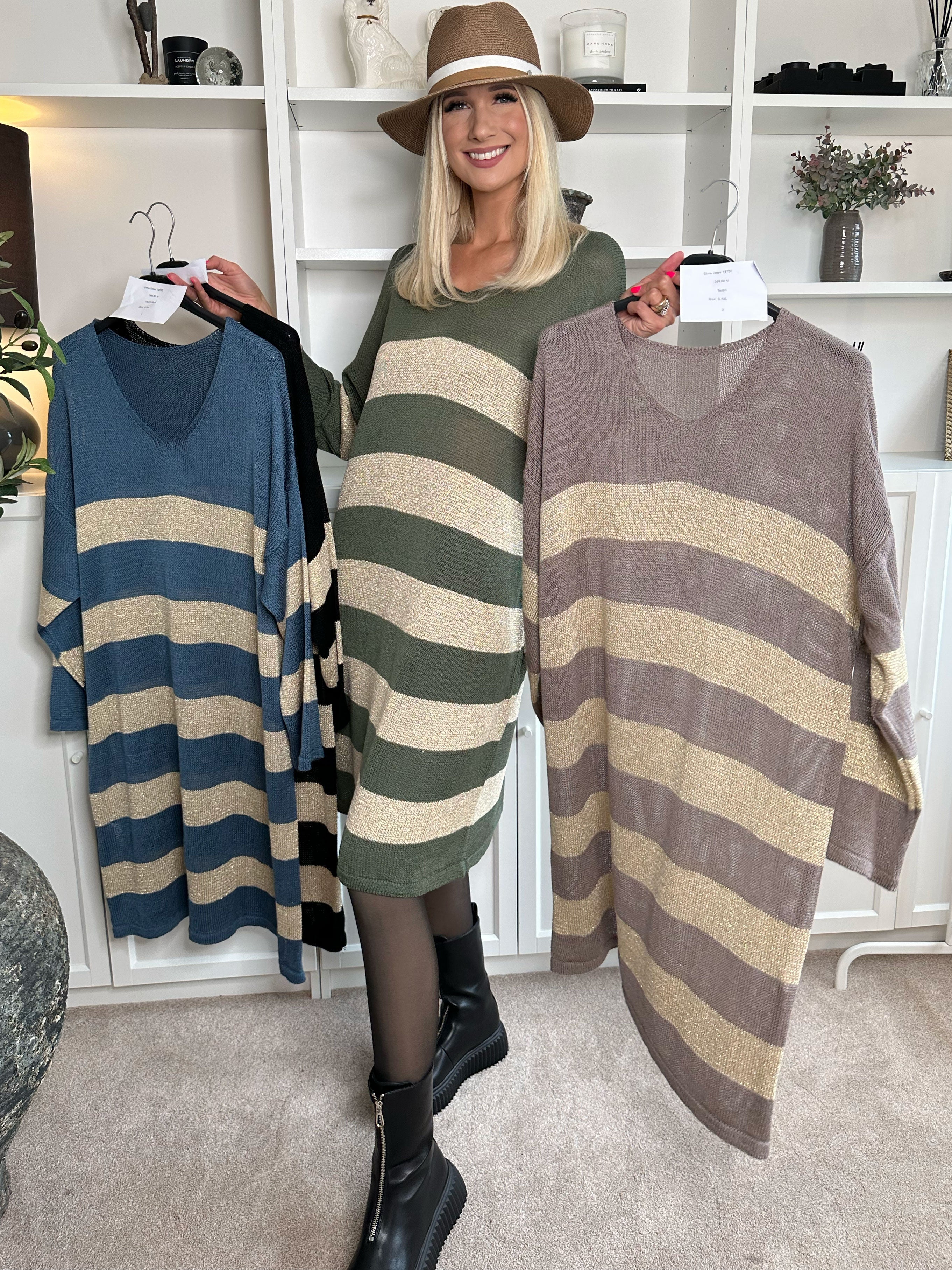 Dima Dress - Stickad klänning i viskos med guldränder och v-ringning